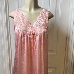 Vintage lingerie/nightgown.  Made in USA between 1980- 1990s. Romantic with lace